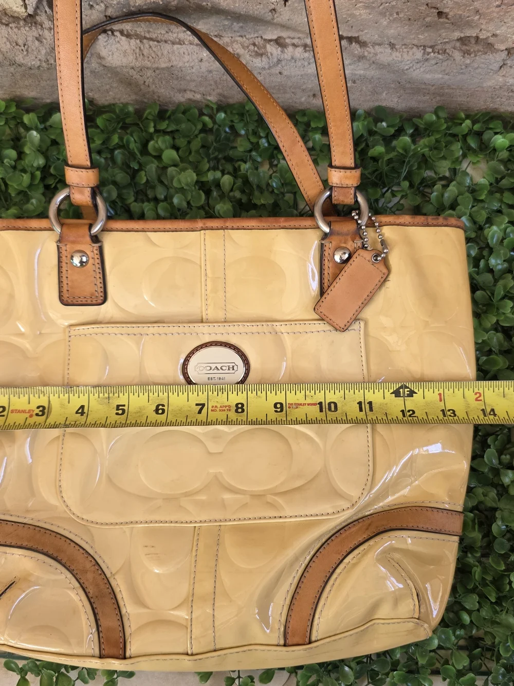 Authentic Coach Peyton Embossed Patent Leather Tote (Yellowing Due To Sun/age)